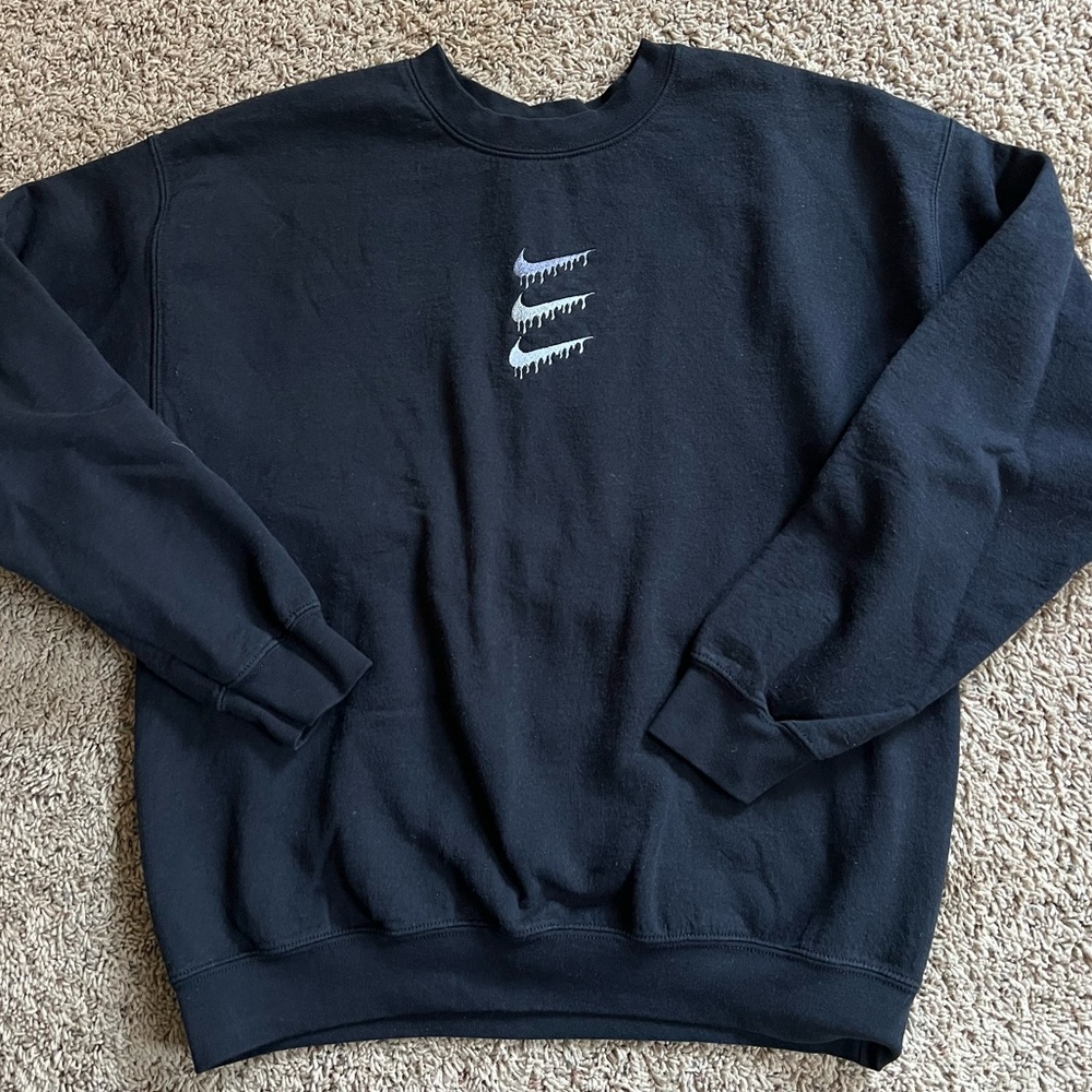 Nike Swoosh Unisex Large Black Sweater